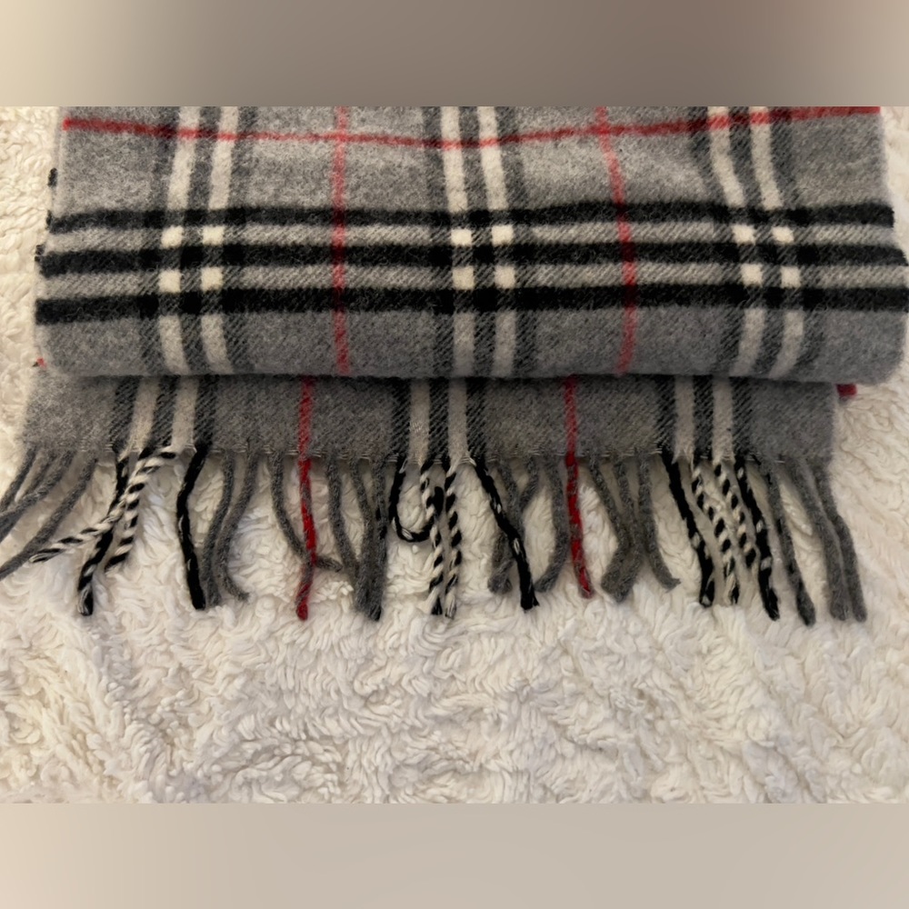 Burberry London Lambswool Plaid Print Scarf - Picture 2 of 5
